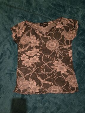 3/$20 Mainstream Black Floral Chain-Print Short Sleeve Tee